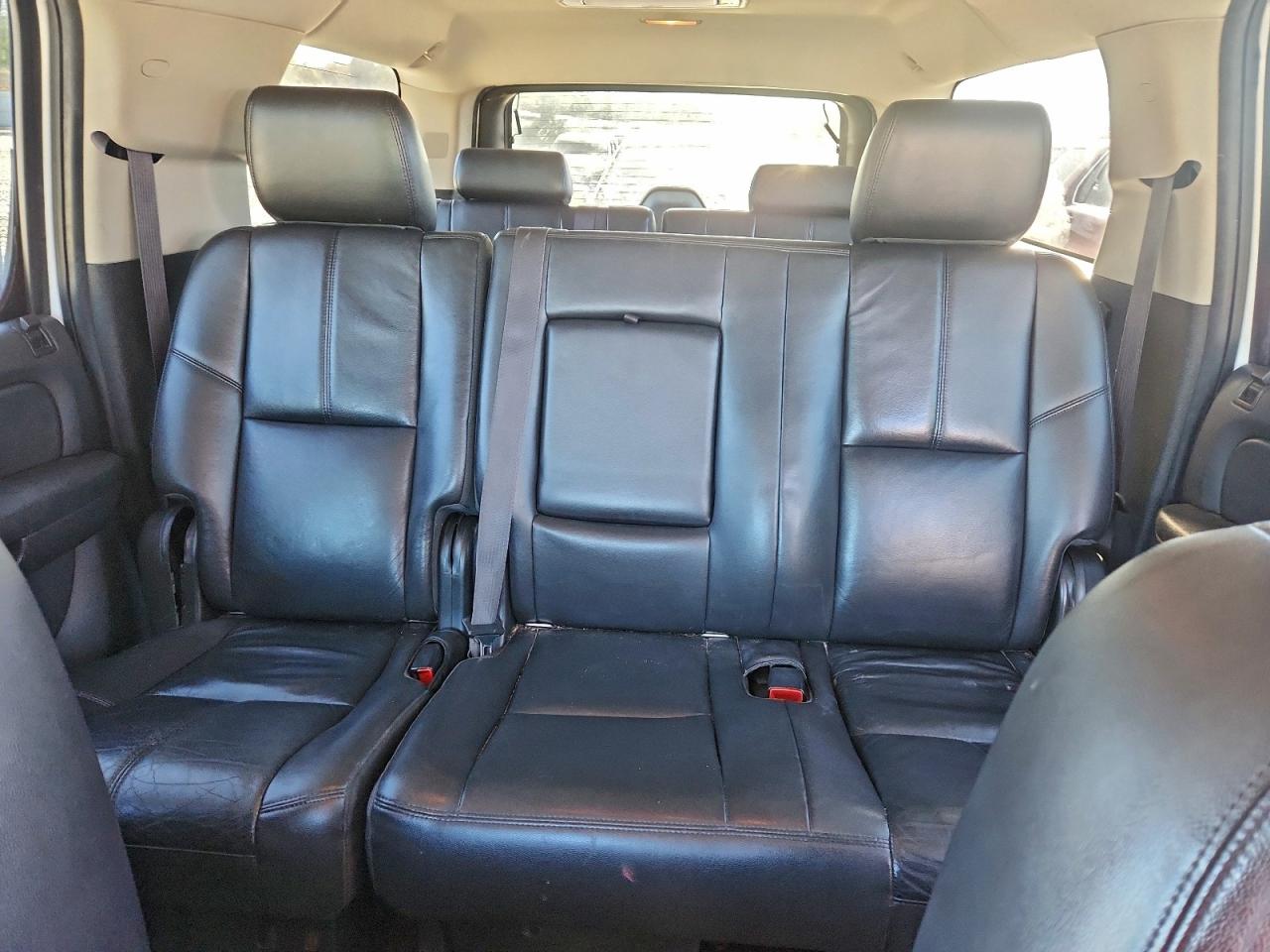 2013 CHEVROLET SUBURBAN C1500 LT photo 10