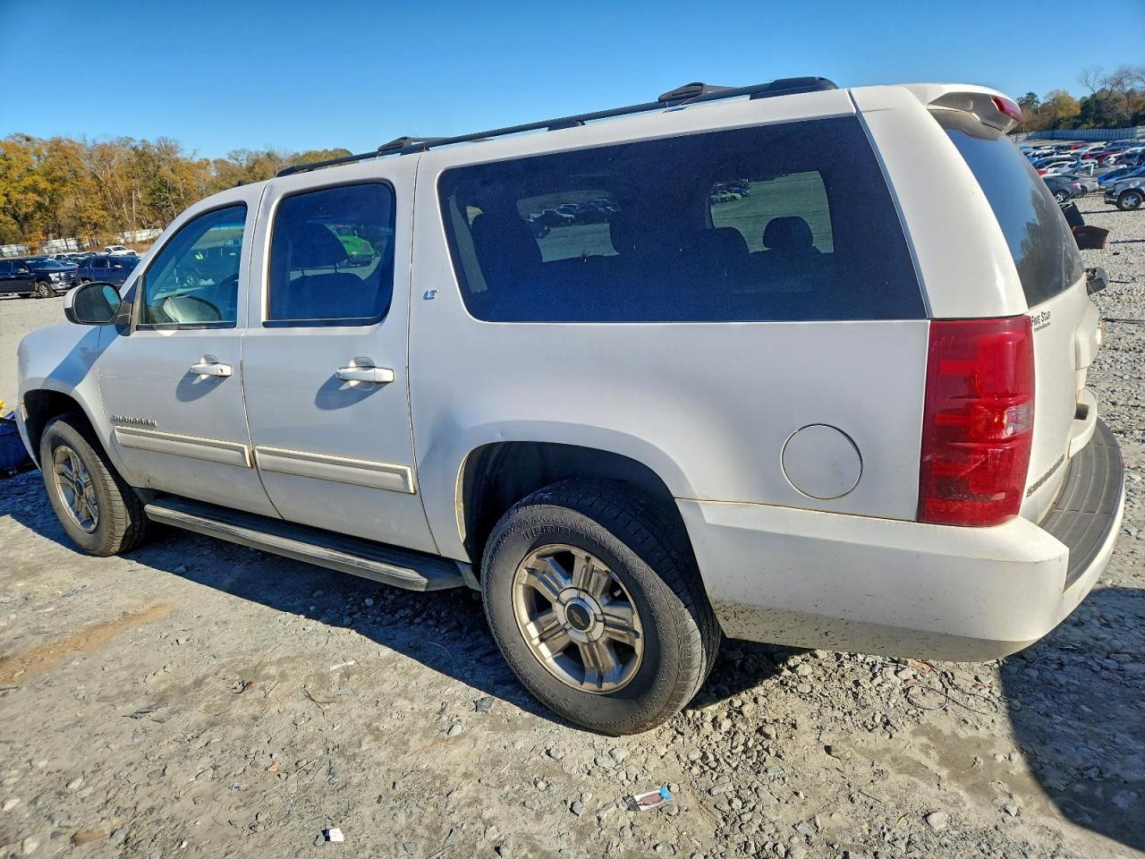 2013 CHEVROLET SUBURBAN C1500 LT photo 2