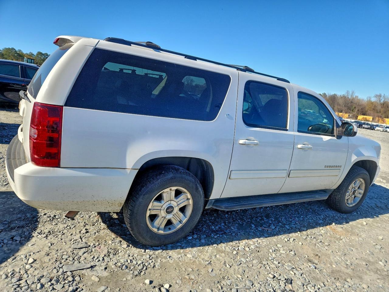 2013 CHEVROLET SUBURBAN C1500 LT photo 3