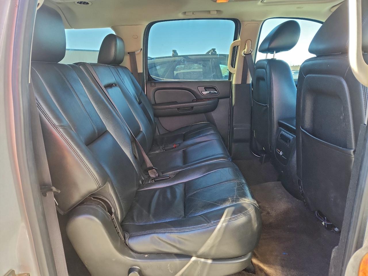 2013 CHEVROLET SUBURBAN C1500 LT photo 11