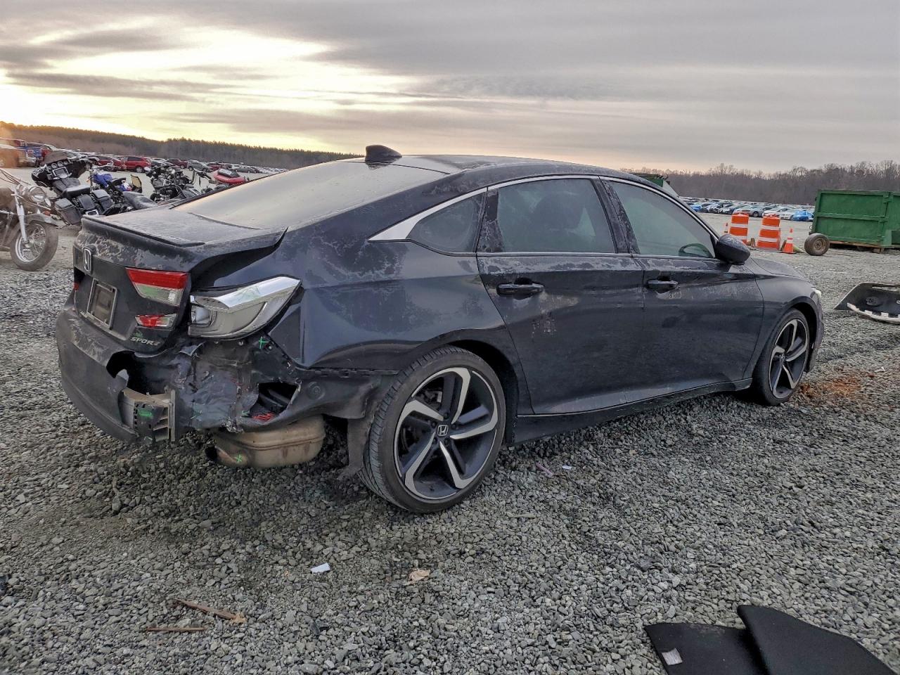 2018 HONDA ACCORD SPORT photo 3
