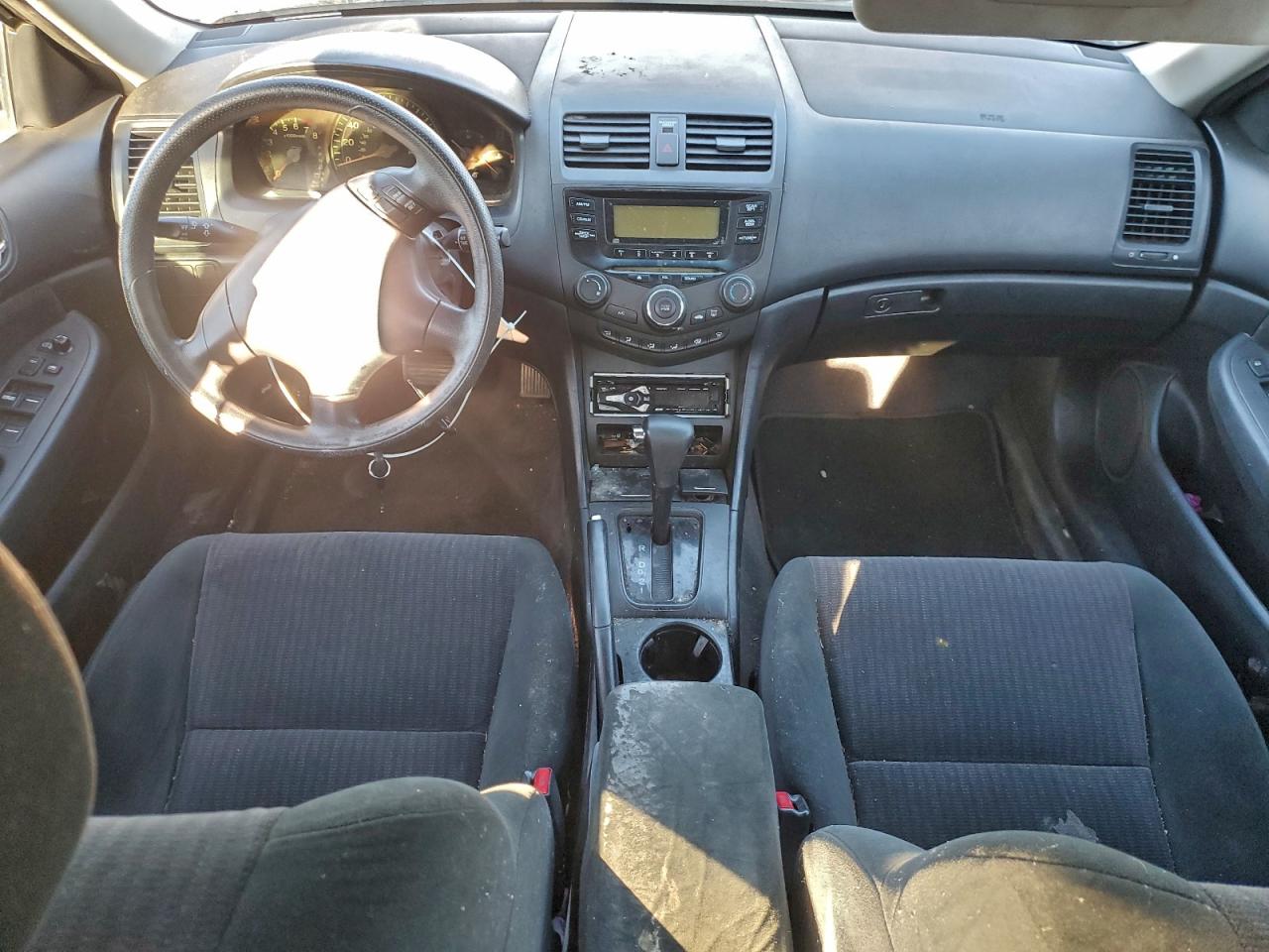 2005 HONDA ACCORD LX photo 8