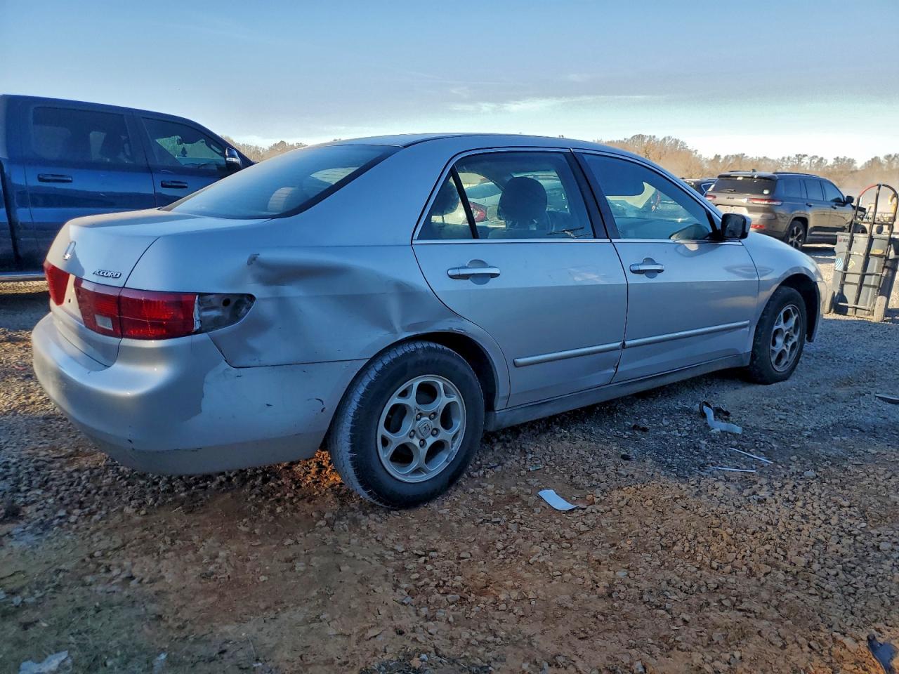 2005 HONDA ACCORD LX photo 3