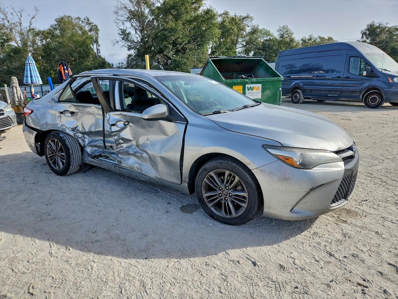 2016 TOYOTA CAMRY LE photo 4