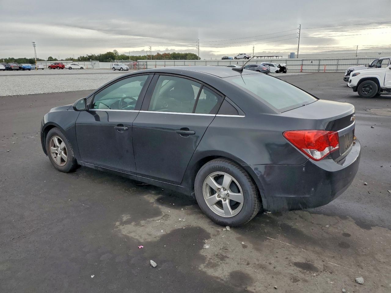 2013 CHEVROLET CRUZE LT photo 2
