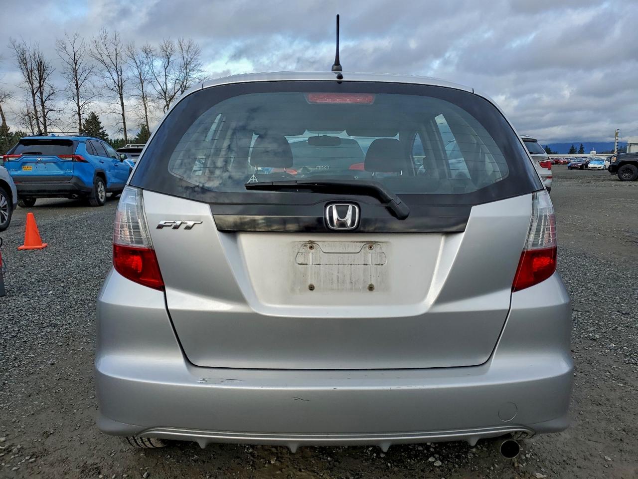 2013 HONDA FIT photo 11