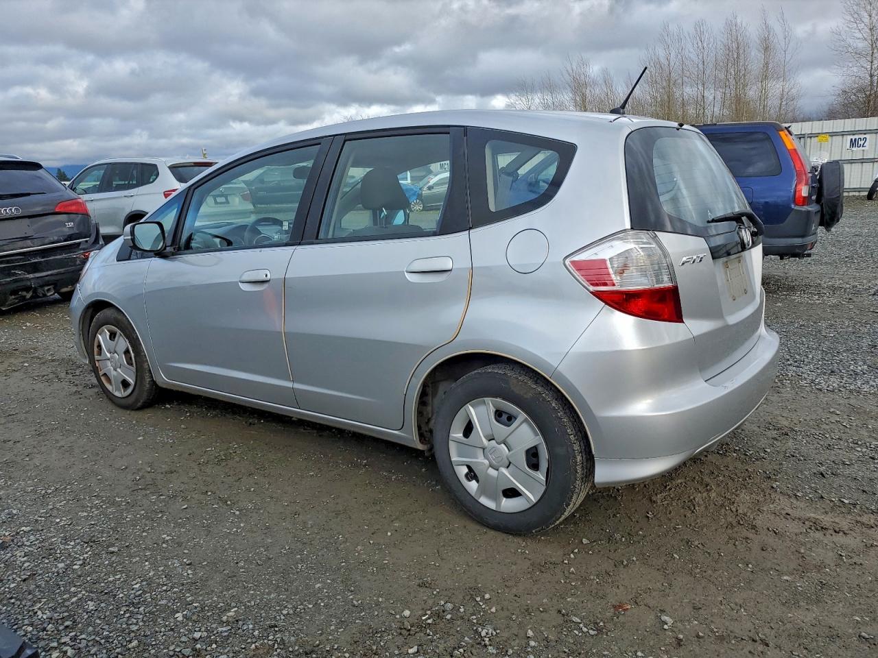 2013 HONDA FIT photo 3
