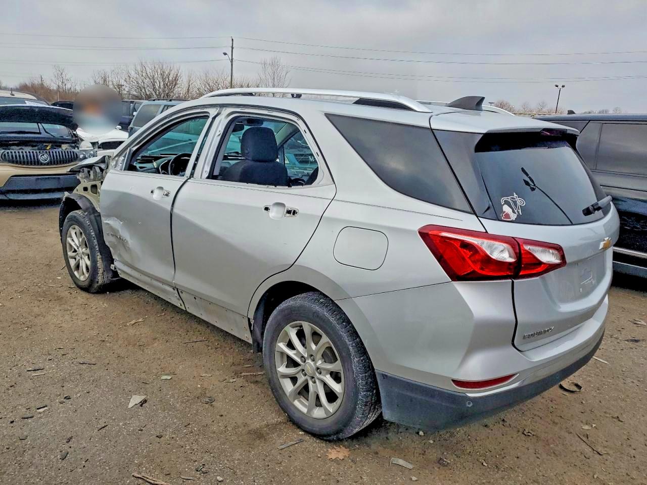 2018 CHEVROLET EQUINOX LT photo 2