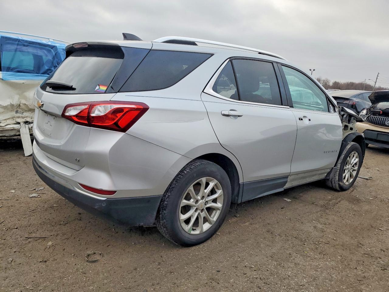 2018 CHEVROLET EQUINOX LT photo 3