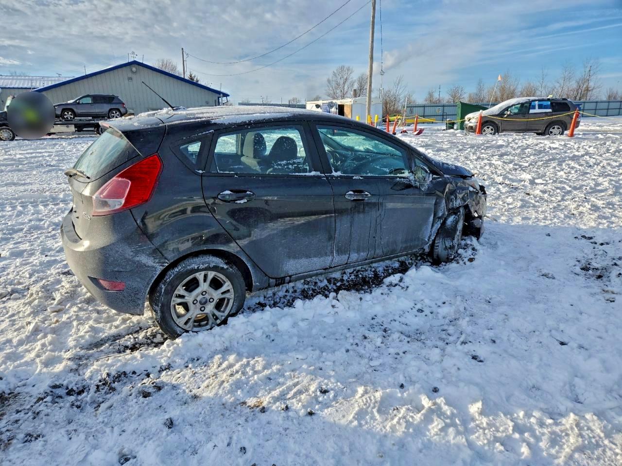 2015 FORD FIESTA SE photo 3