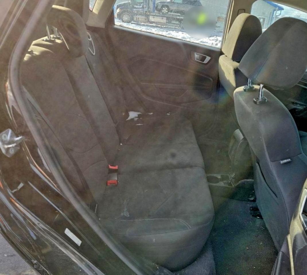 2015 FORD FIESTA SE photo 10