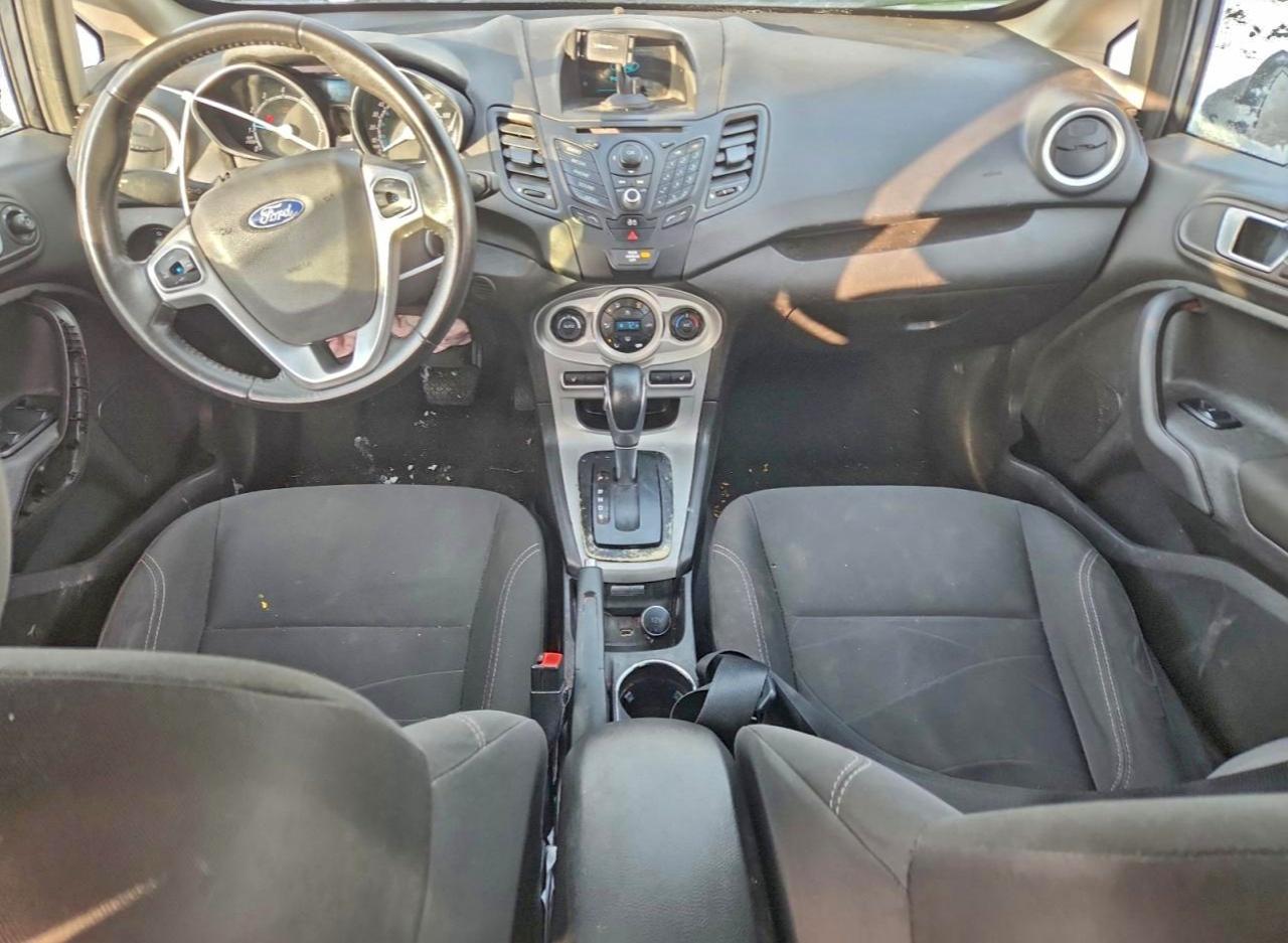 2015 FORD FIESTA SE photo 8