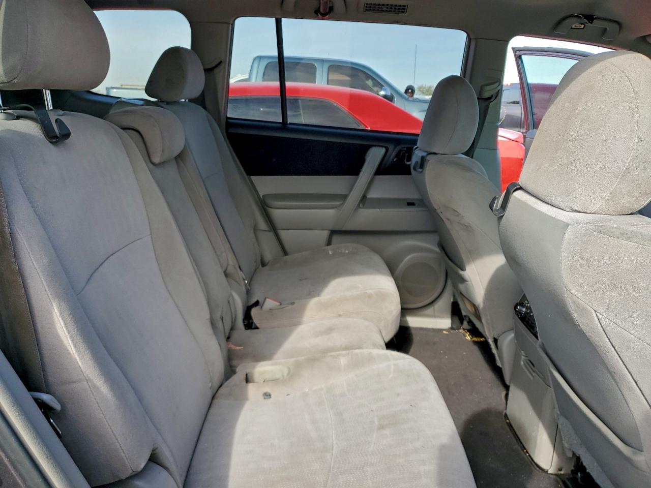 2011 TOYOTA HIGHLANDER BASE photo 11