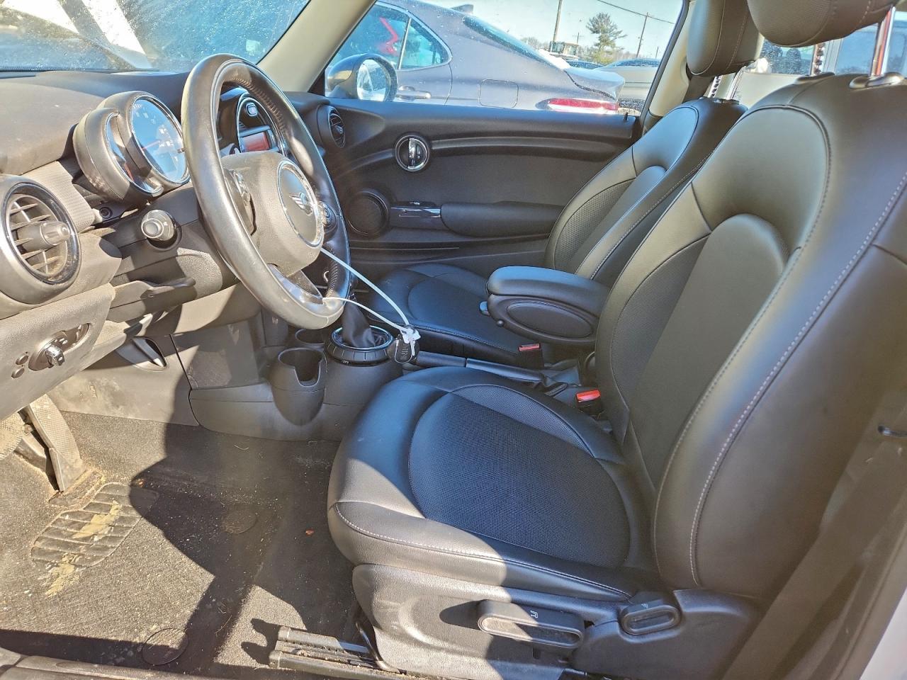 2016 MINI COOPER photo 7