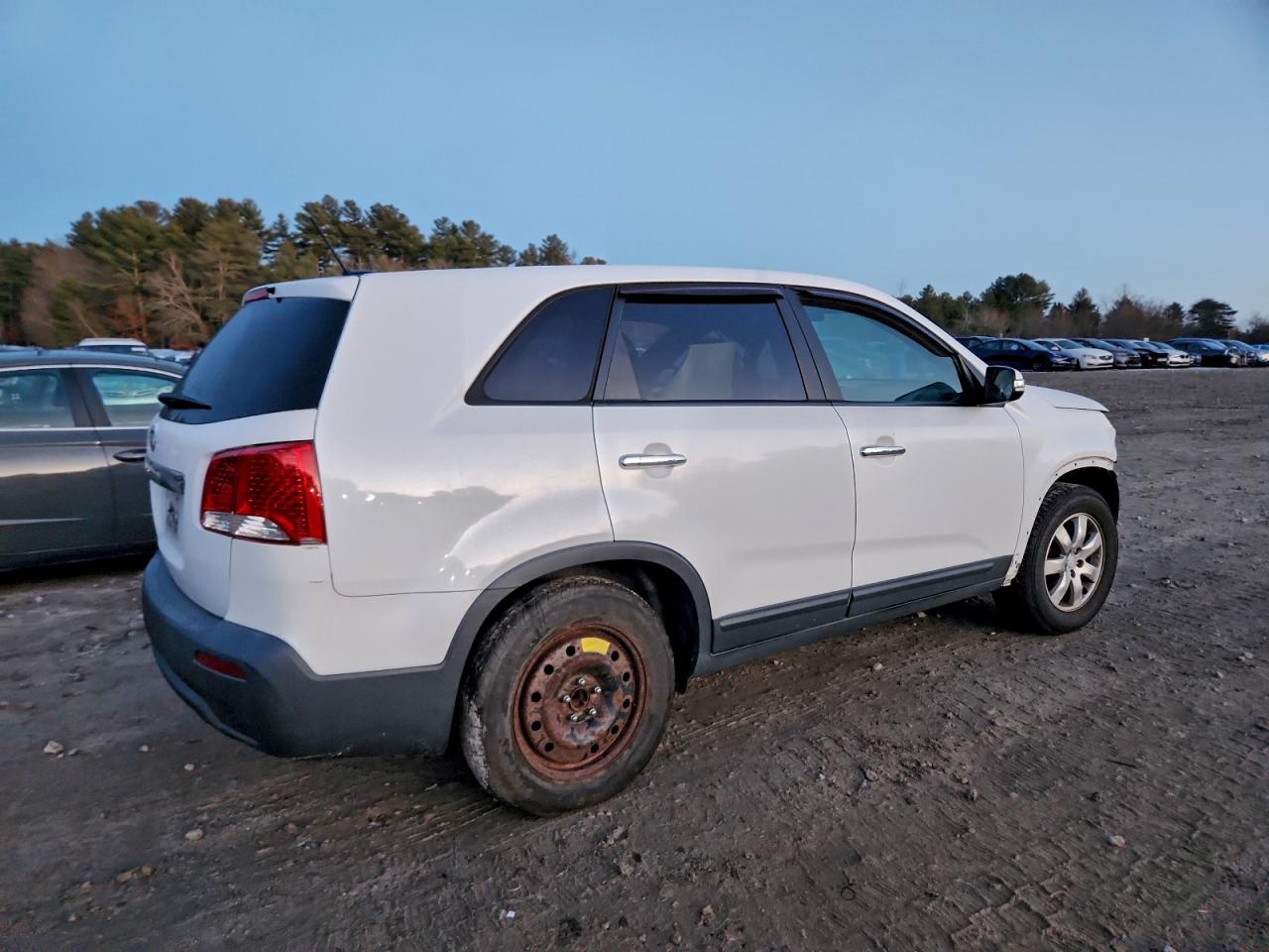 2011 KIA SORENTO BASE photo 3