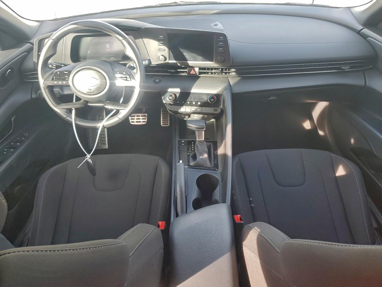2025 HYUNDAI ELANTRA SEL SPORT photo 8