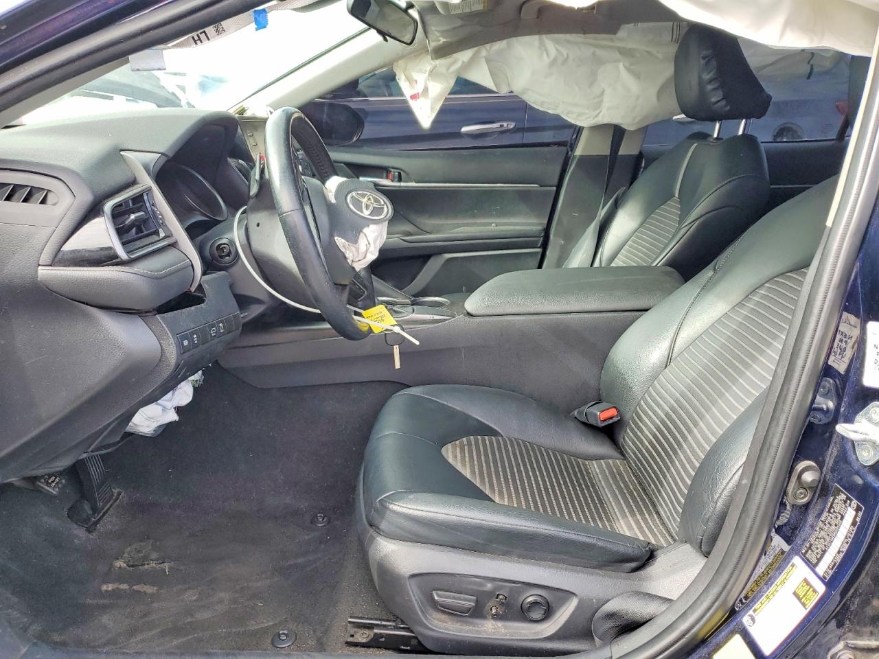 2021 TOYOTA CAMRY SE photo 7