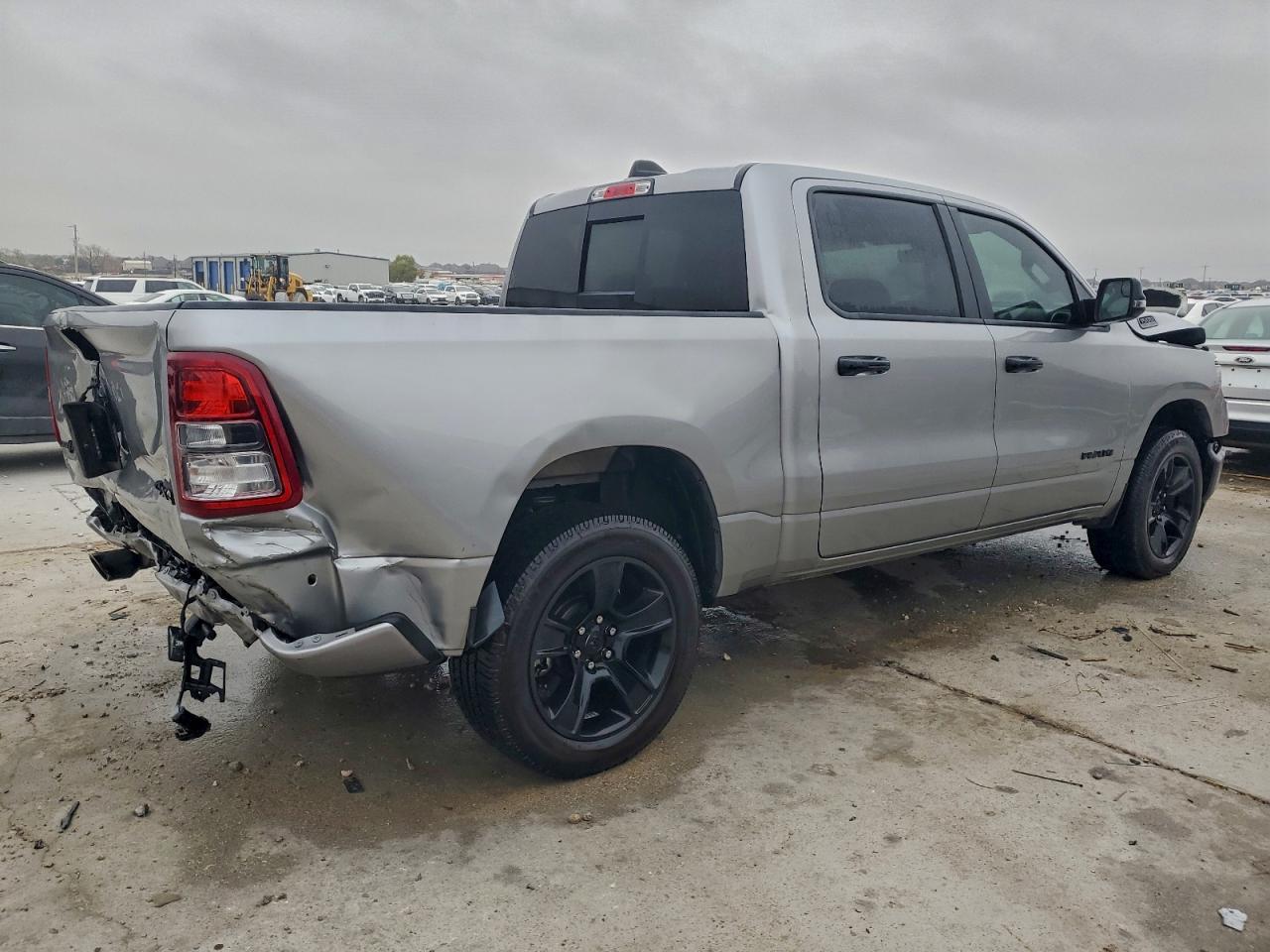 2023 RAM 1500 BIG HORN photo 3