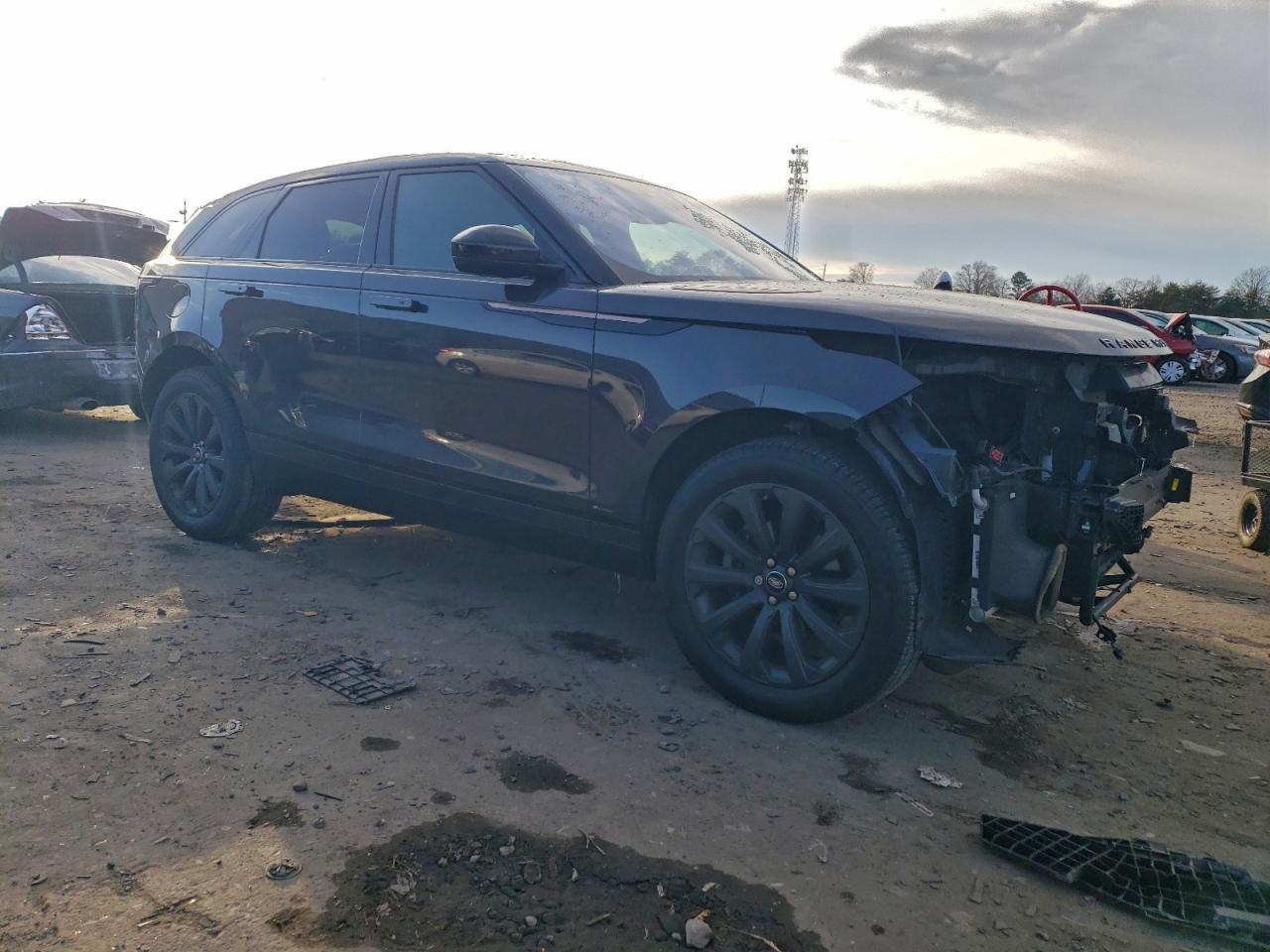 2018 LAND ROVER RANGE ROVER VELAR R-DYNAMIC SE photo 4
