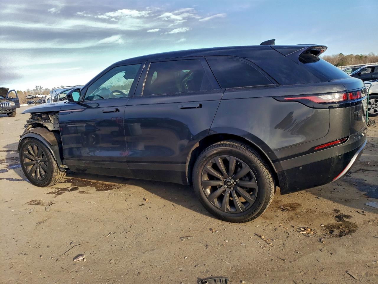 2018 LAND ROVER RANGE ROVER VELAR R-DYNAMIC SE photo 2