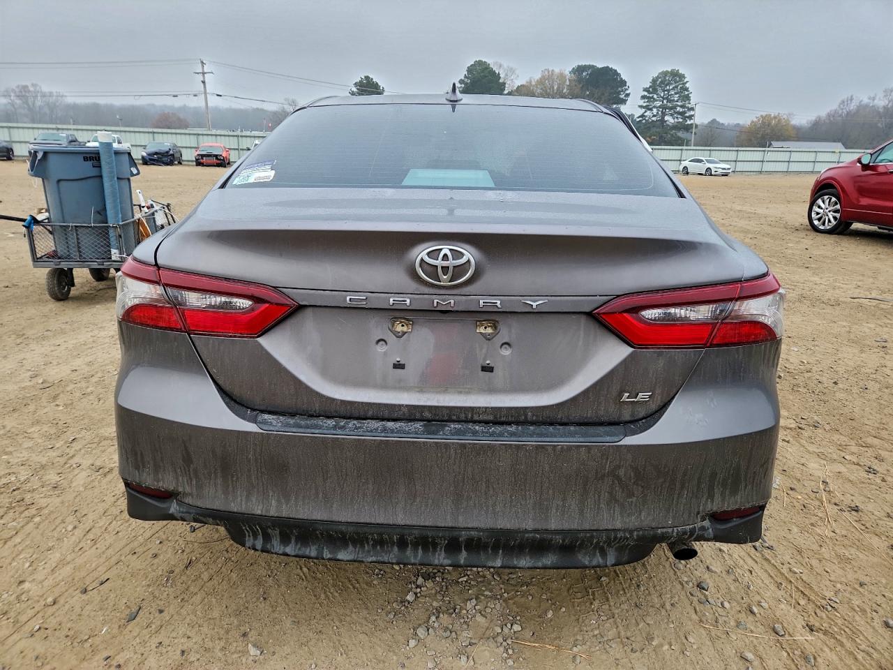 2021 TOYOTA CAMRY LE photo 6