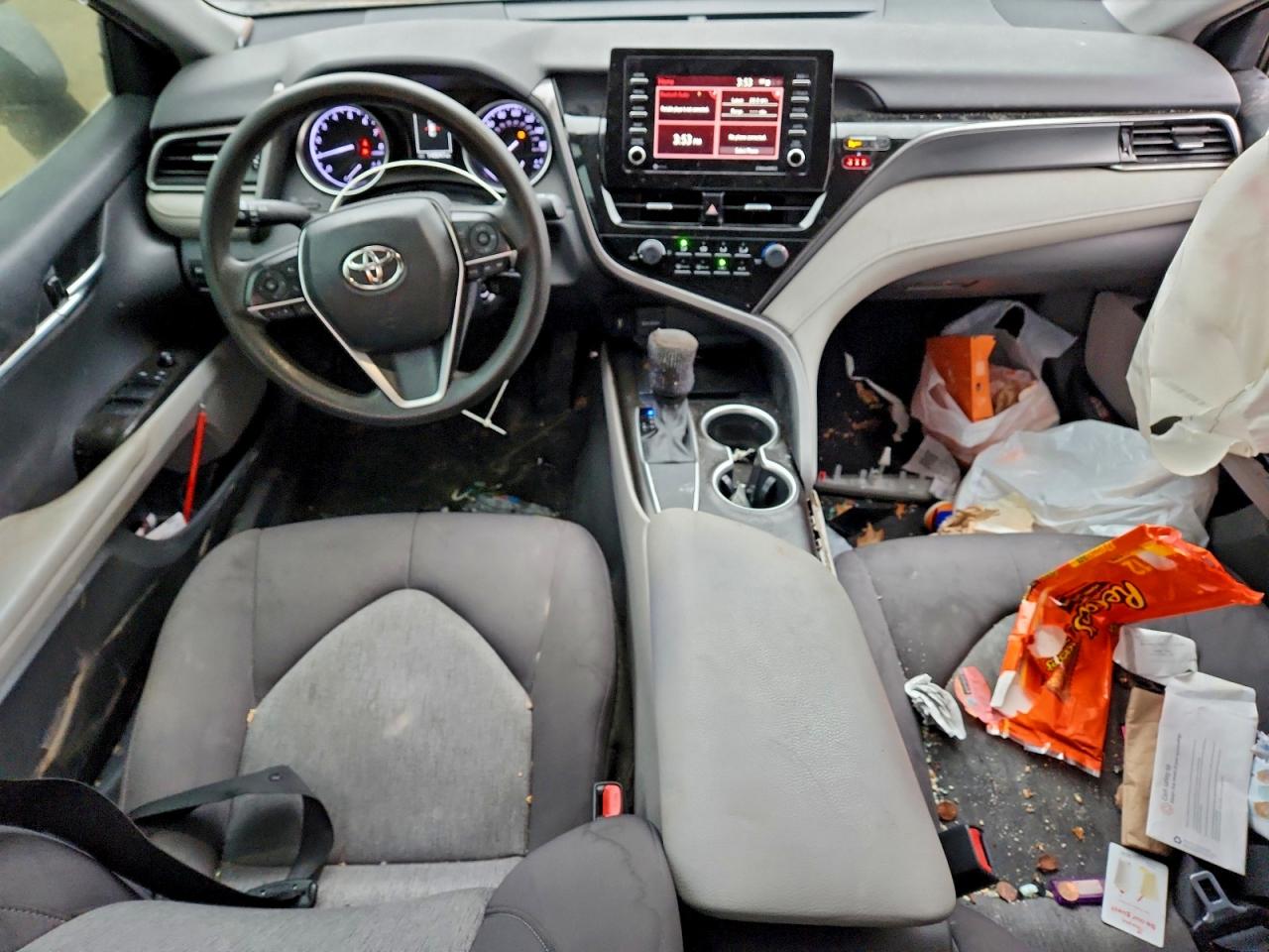 2021 TOYOTA CAMRY LE photo 8
