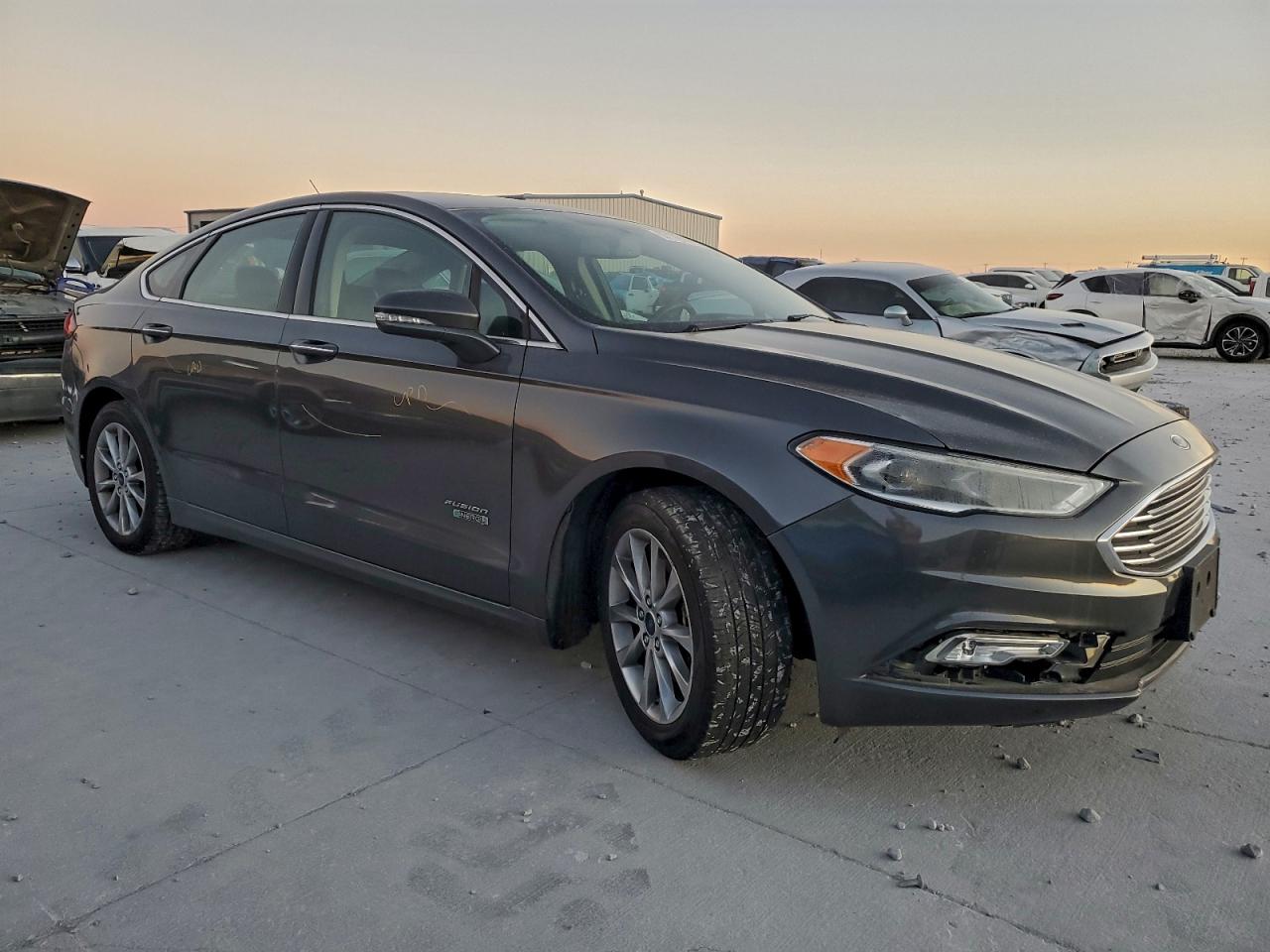 2017 FORD FUSION SE PHEV photo 4