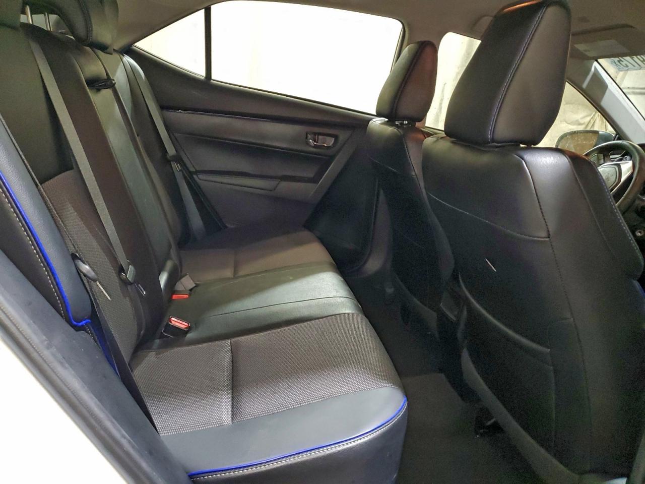 2019 TOYOTA COROLLA L photo 10