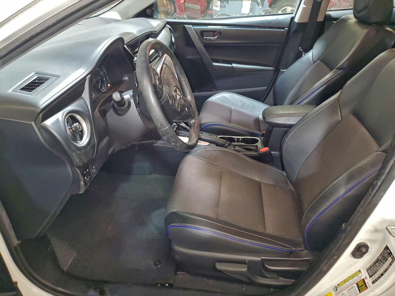 2019 TOYOTA COROLLA L photo 7