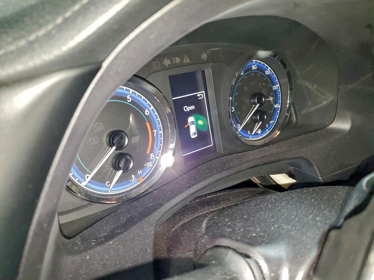 2019 TOYOTA COROLLA L photo 9
