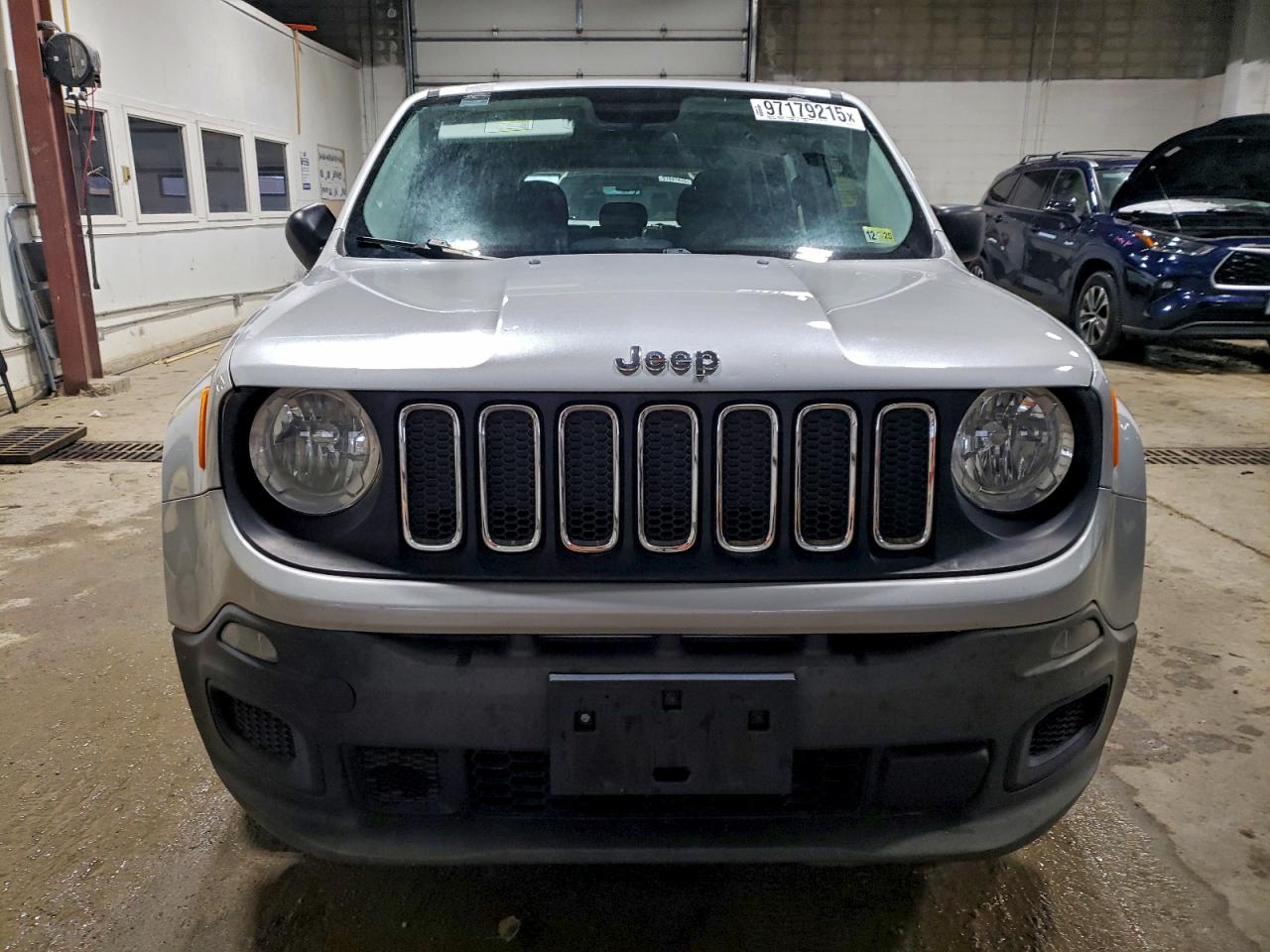2017 JEEP RENEGADE SPORT photo 5