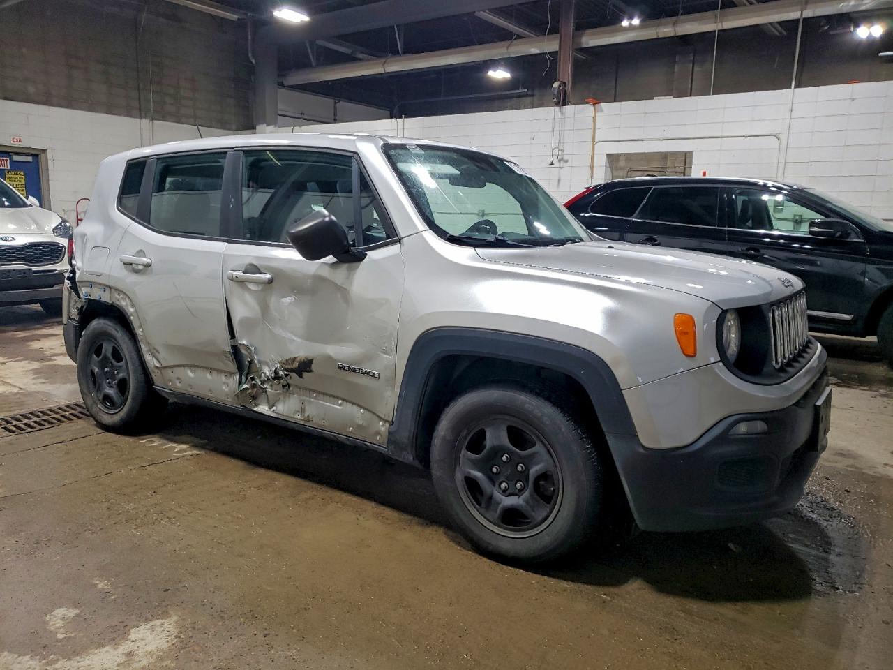 2017 JEEP RENEGADE SPORT photo 4