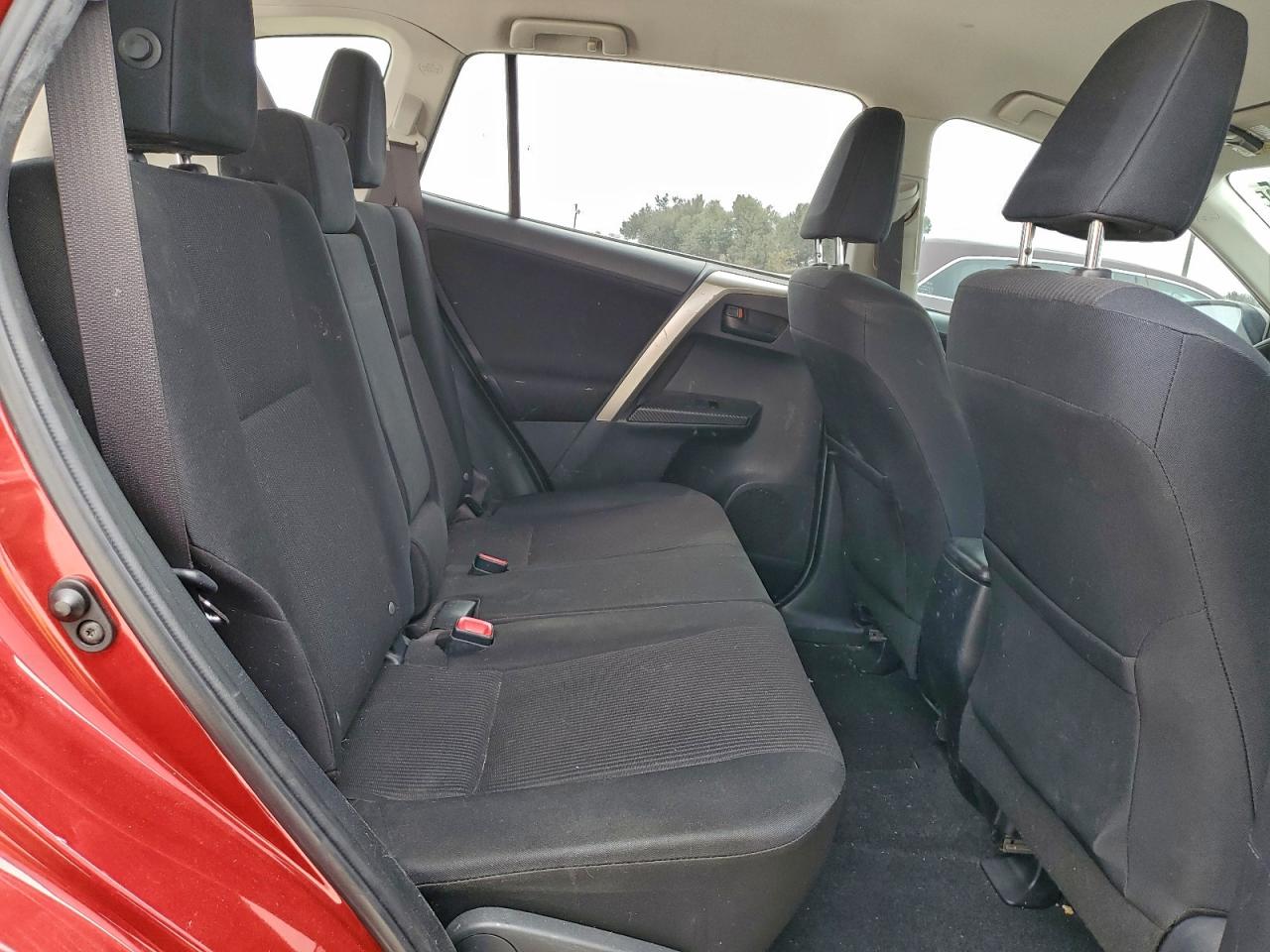 2014 TOYOTA RAV4 LE photo 21