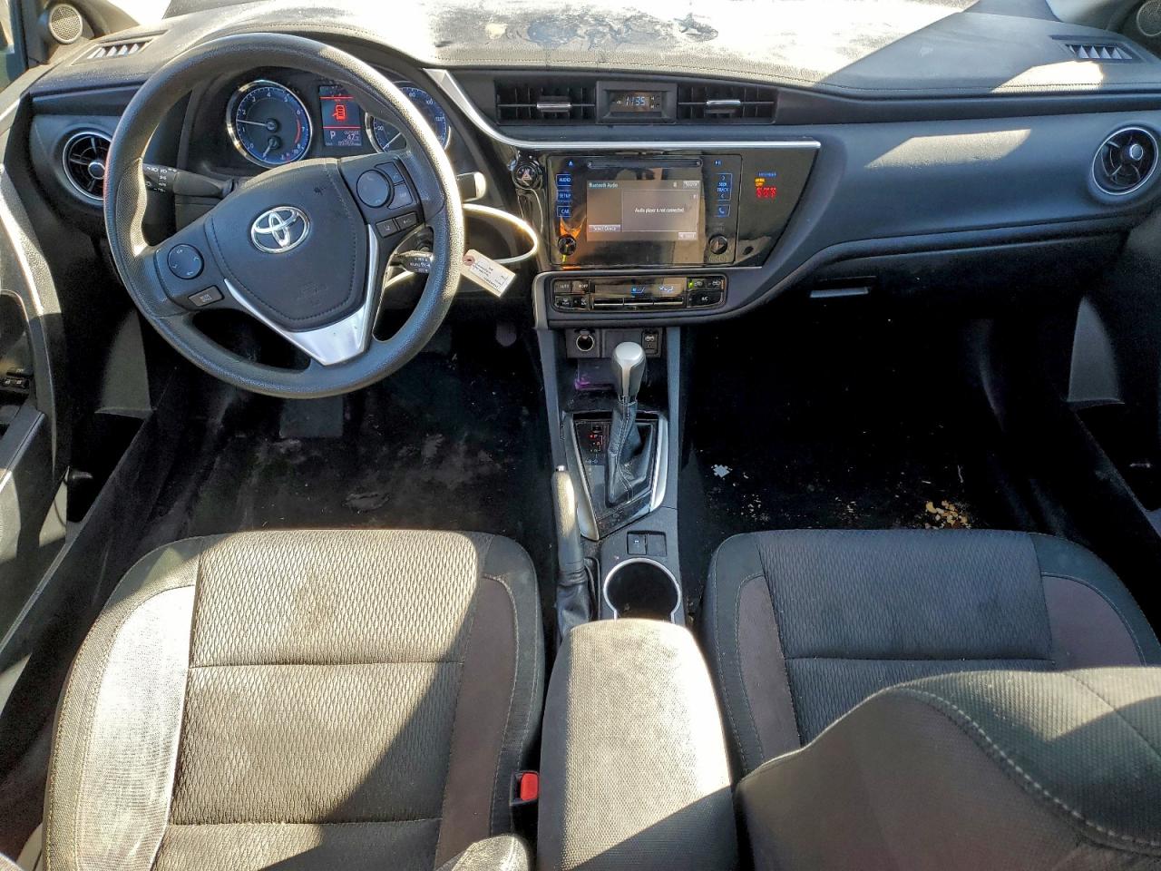 2019 TOYOTA COROLLA L photo 8