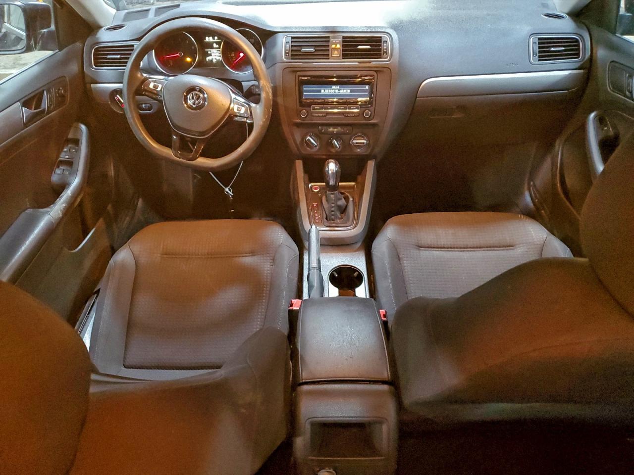 2015 VOLKSWAGEN JETTA SE photo 22