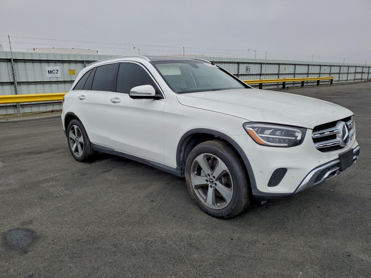2021 MERCEDES-BENZ GLC 300 4MATIC photo 4