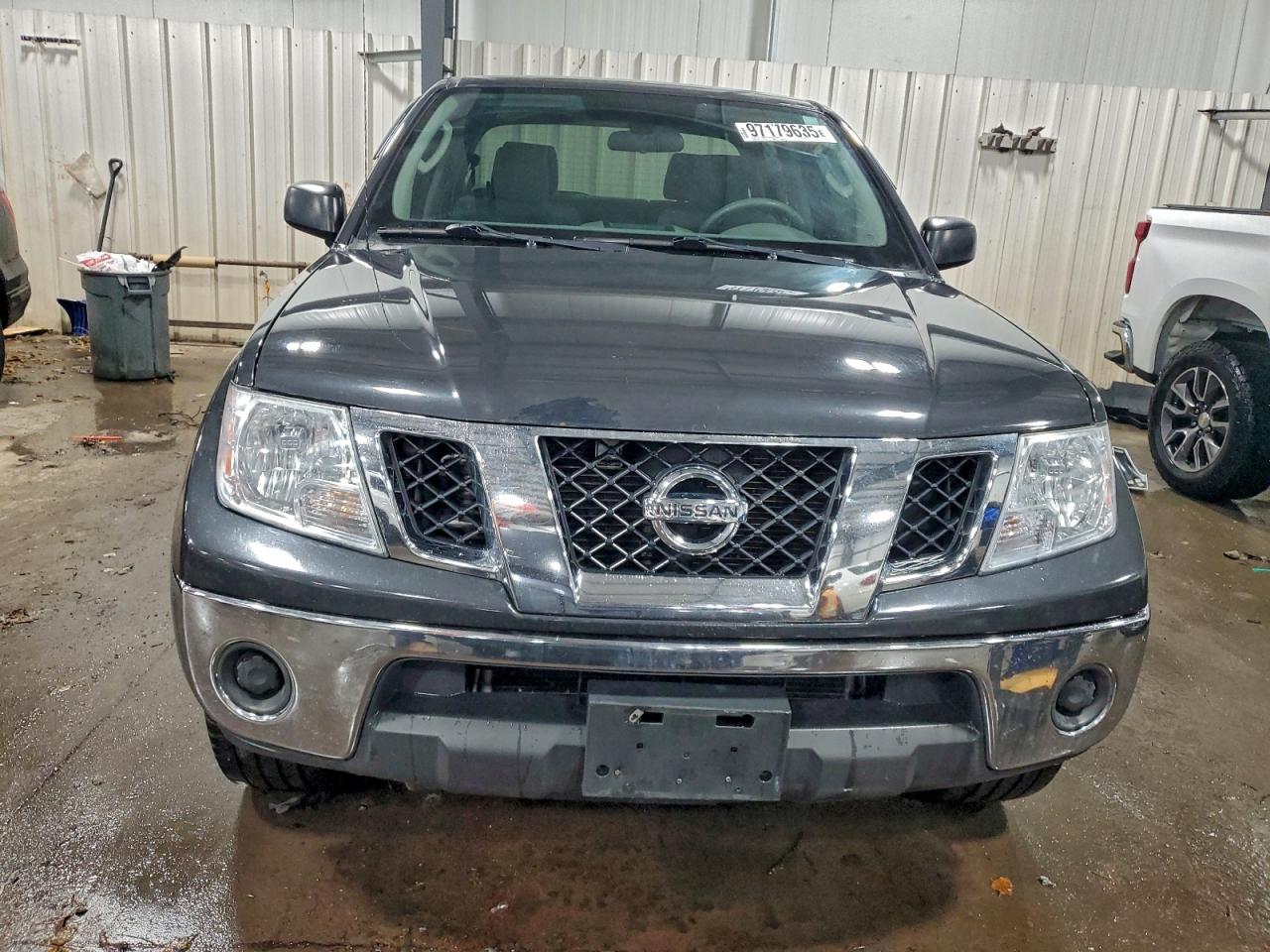 2010 NISSAN FRONTIER CREW CAB SE photo 5