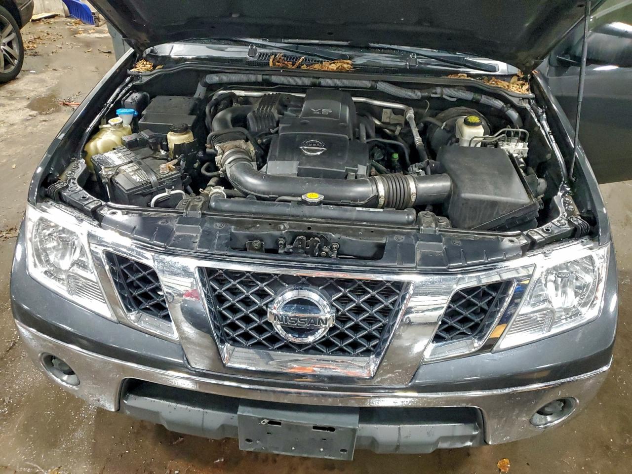2010 NISSAN FRONTIER CREW CAB SE photo 11