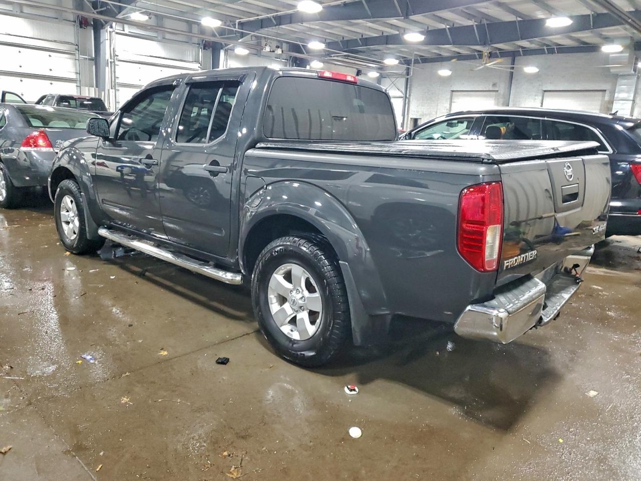 2010 NISSAN FRONTIER CREW CAB SE photo 2
