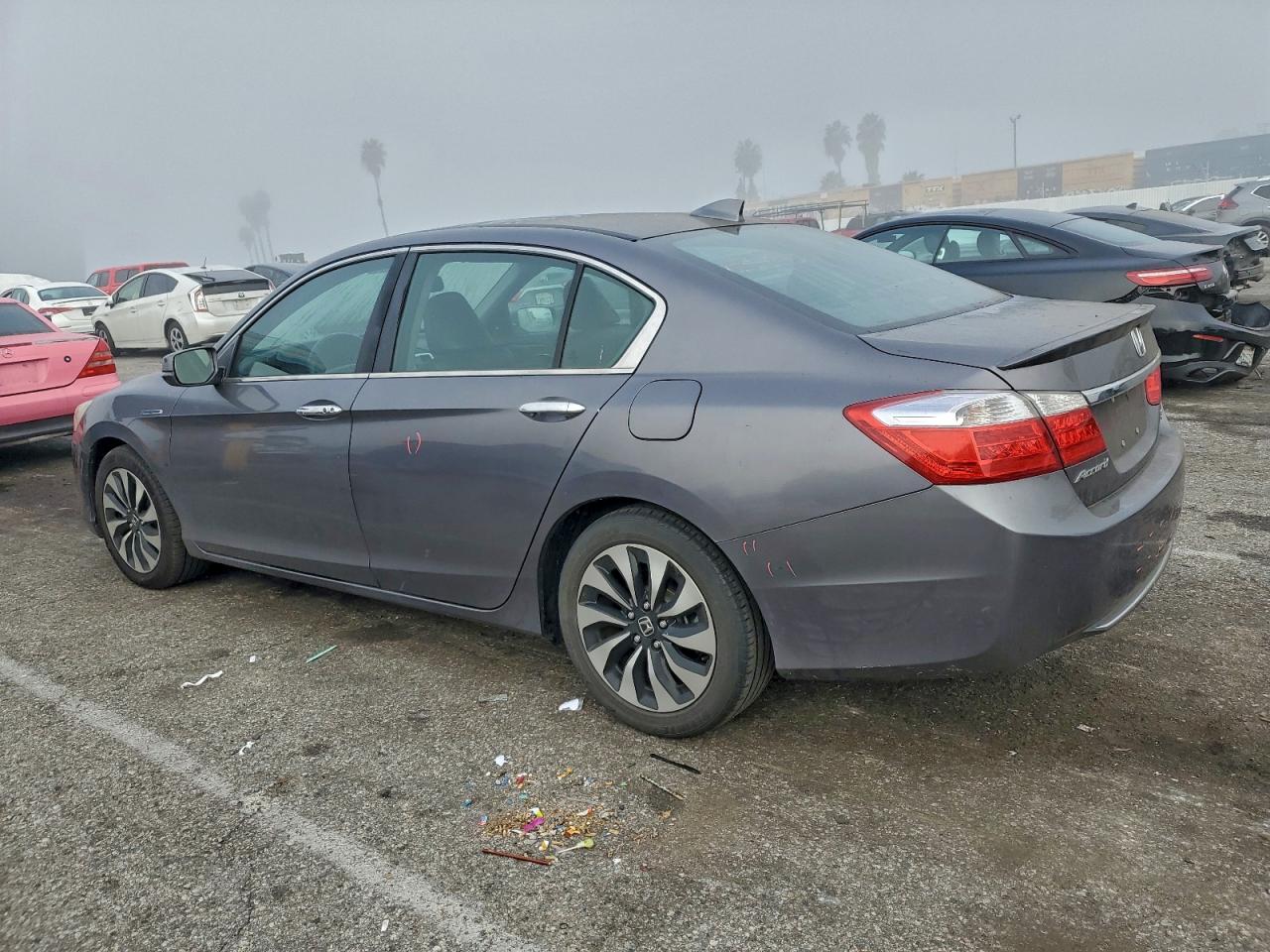 2015 HONDA ACCORD TOURING HYBRID photo 2
