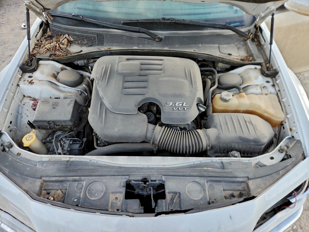 2014 CHRYSLER 300 photo 11
