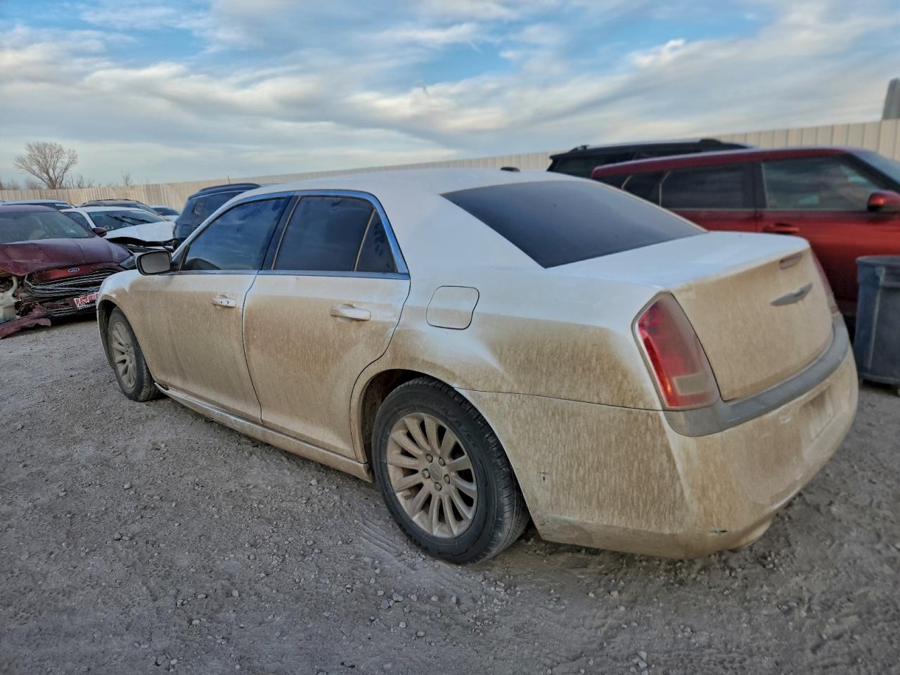 2014 CHRYSLER 300 photo 2