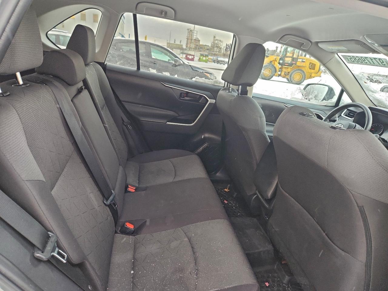 2022 TOYOTA RAV4 LE photo 10