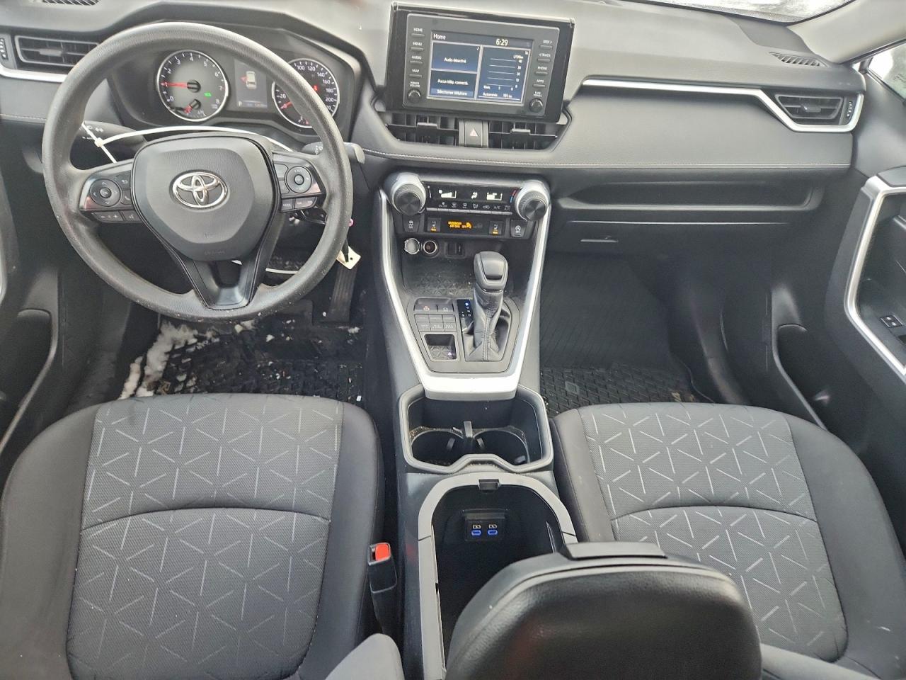 2022 TOYOTA RAV4 LE photo 8