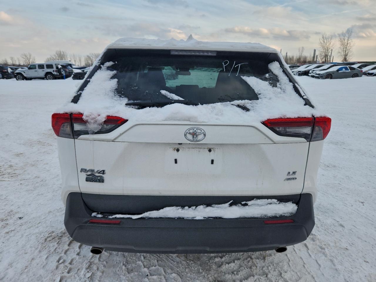 2022 TOYOTA RAV4 LE photo 6