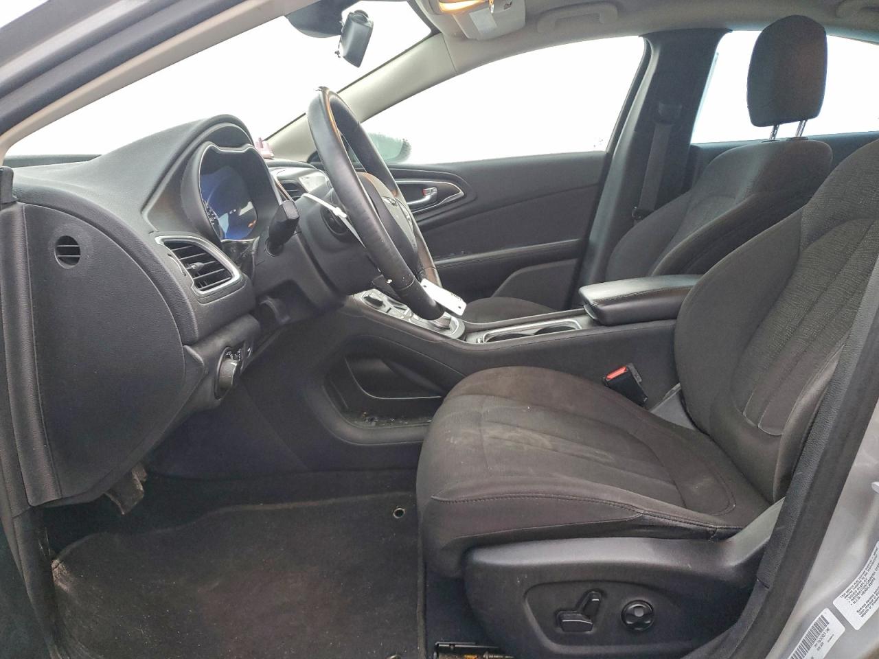 2015 CHRYSLER 200 LIMITED photo 7