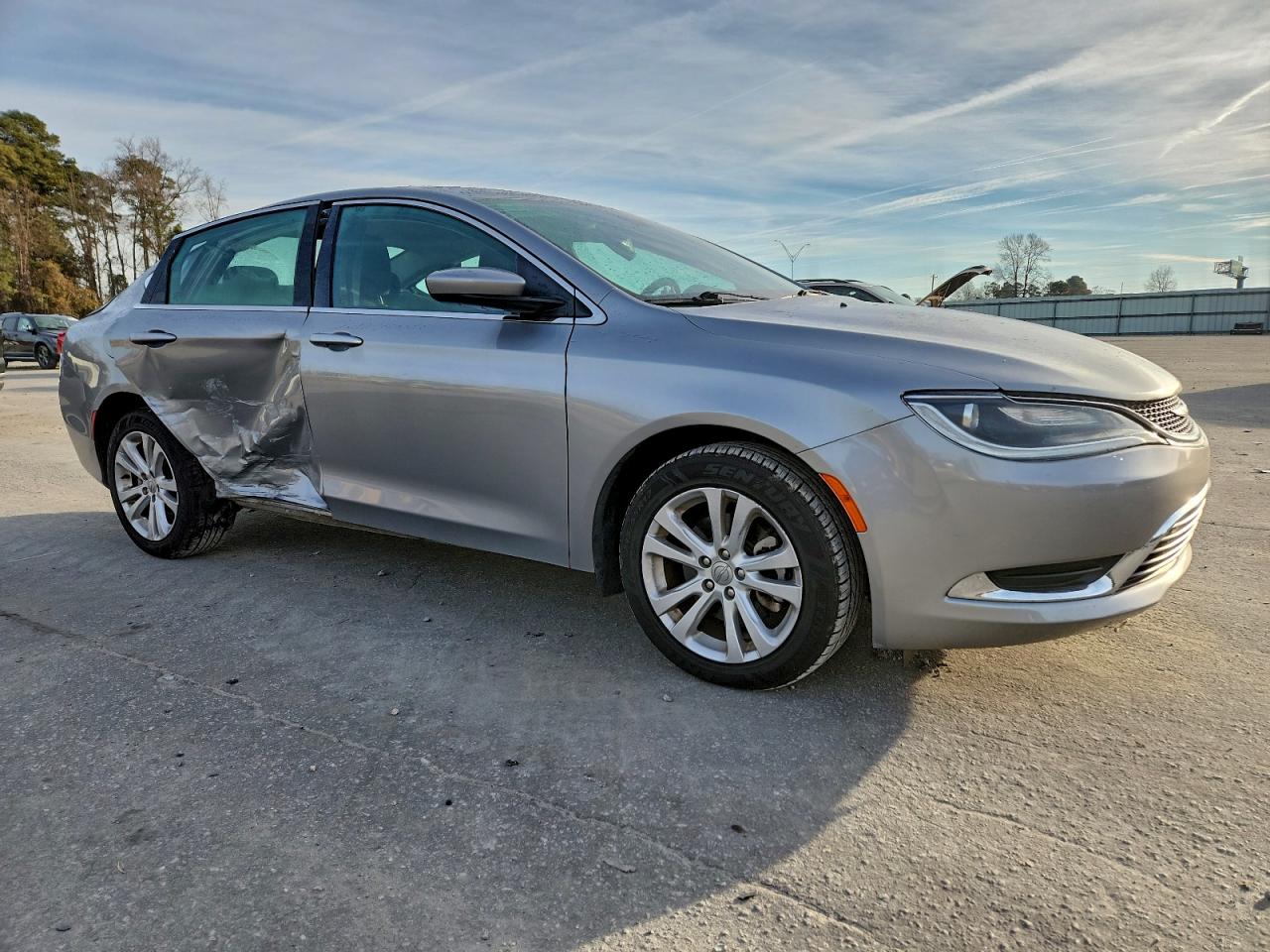 2015 CHRYSLER 200 LIMITED photo 4