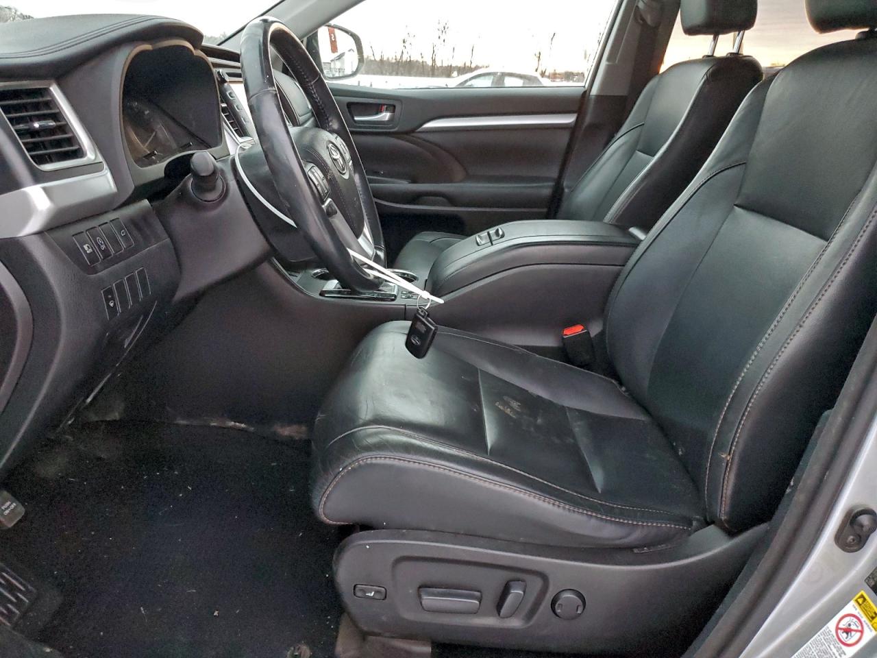2018 TOYOTA HIGHLANDER XLE photo 7