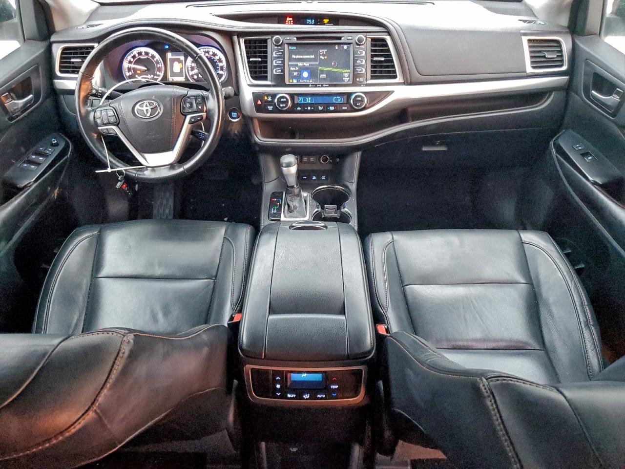 2018 TOYOTA HIGHLANDER XLE photo 8