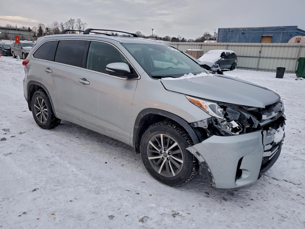 2018 TOYOTA HIGHLANDER XLE photo 4